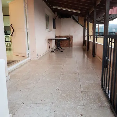 Holiday home Leo House *